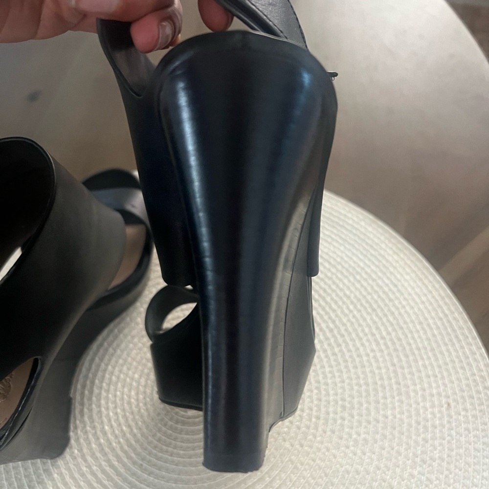 Vince Camuto open toe black wedges - Picture 3 of 8